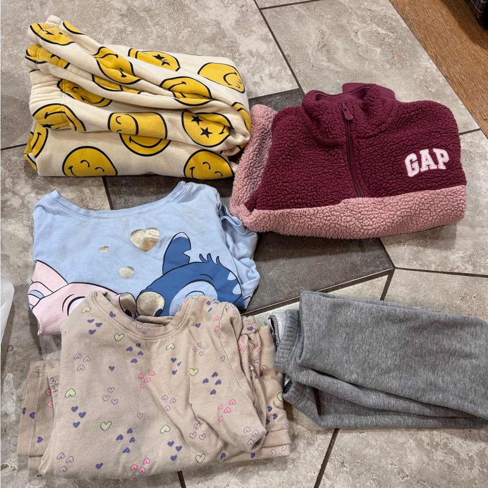 used Girls Clothing Bundle 4Y – Gap & Pajamas Set – 5 Pieces